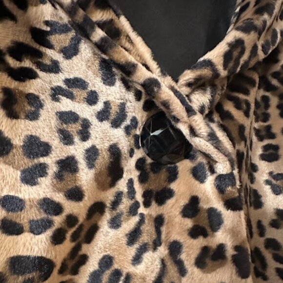 Beautiful Kate Landry Animal Print Poncho/Cloak/Drape/Wrap~ Fits "ALL" (CL) - Picture 2 of 6